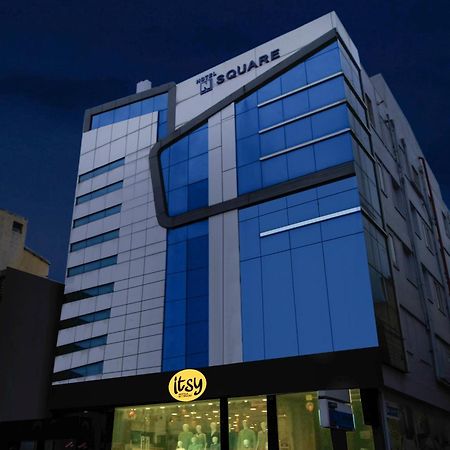 Itsy Hotels N Square Vijayawāda Esterno foto