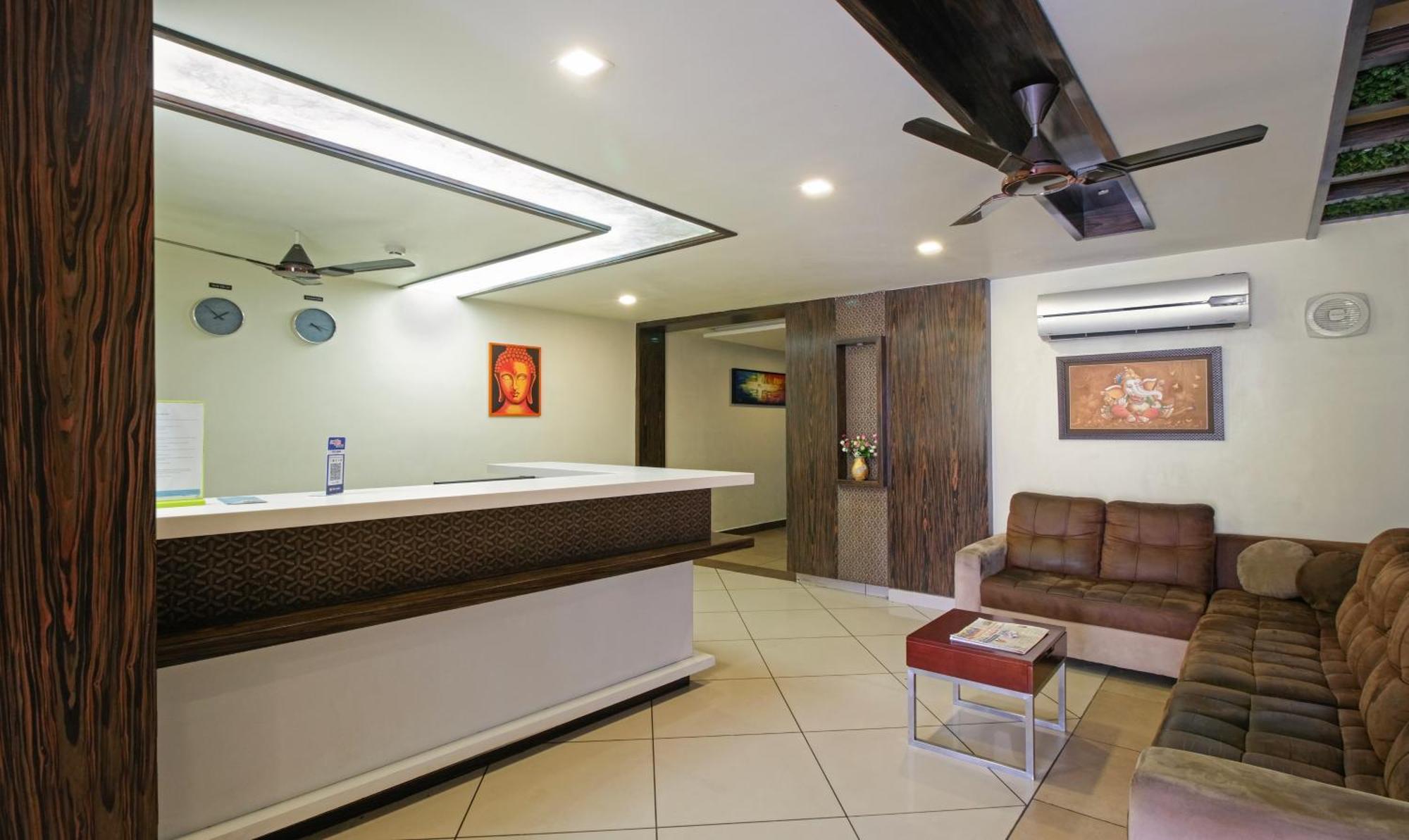 Itsy Hotels N Square Vijayawāda Esterno foto